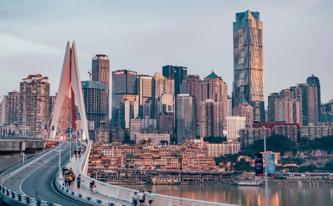 山城辣韵，重庆风情醉人心